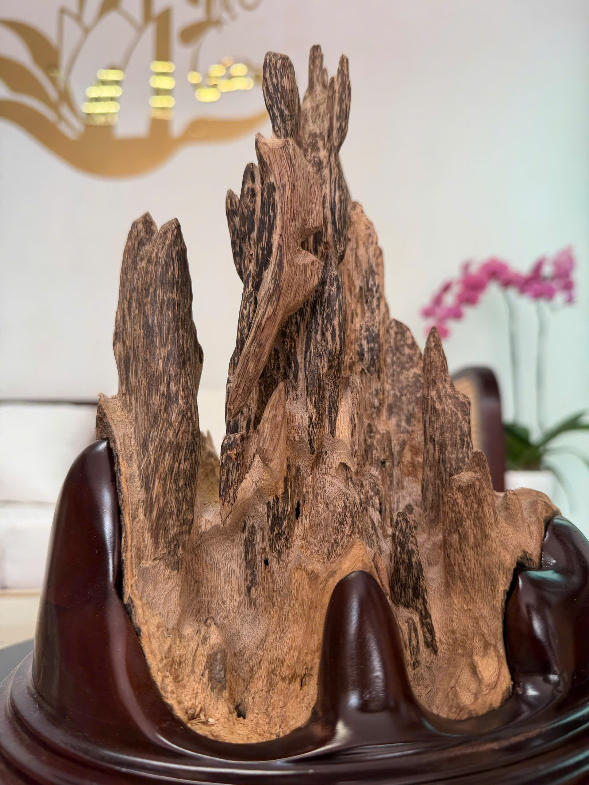 Natural Vietnamese Agarwood Sculpture – Mountain Forest Landscape