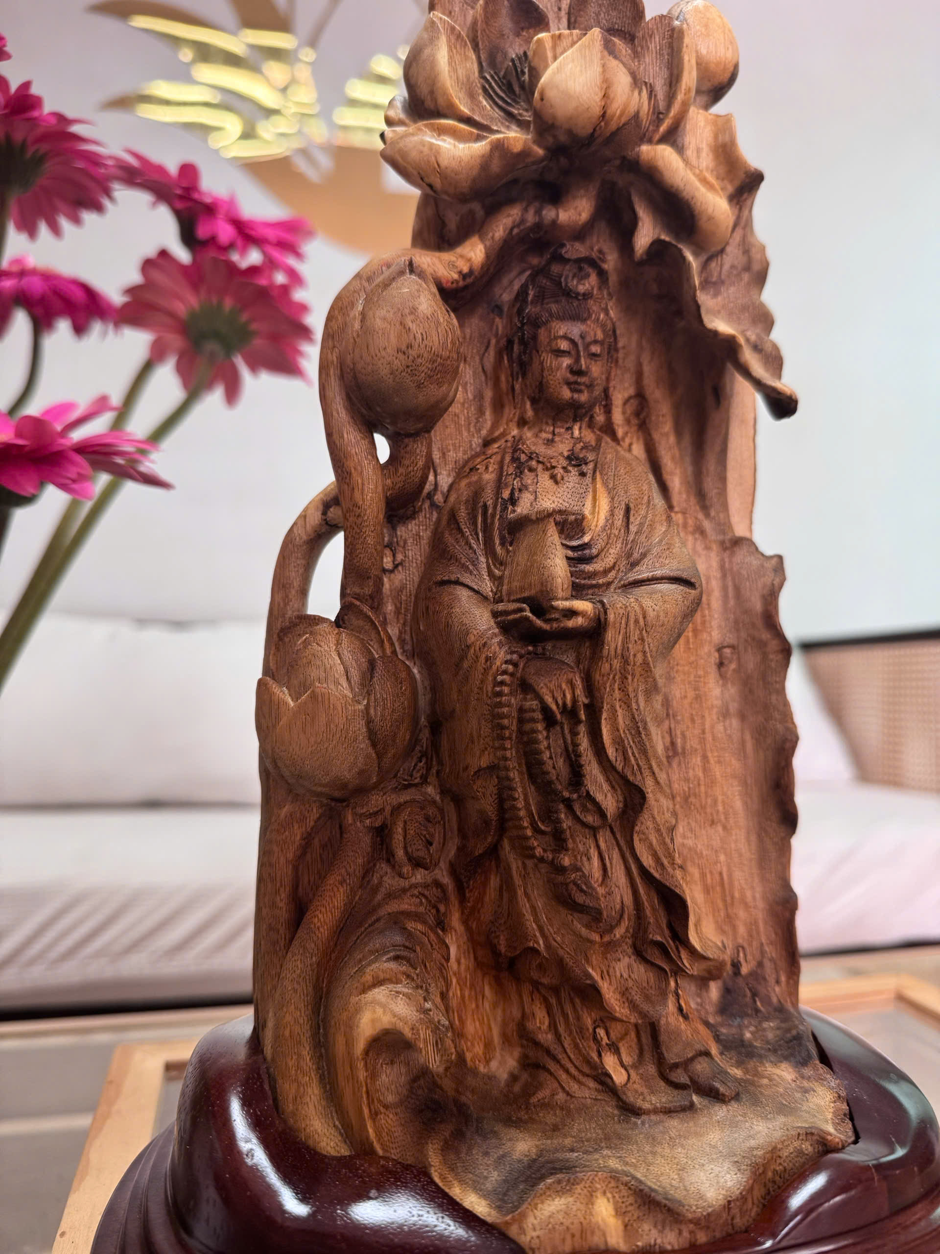 Vietnamese Agarwood Guanyin Sculpture – 34cm Hand-Carved Oud Art