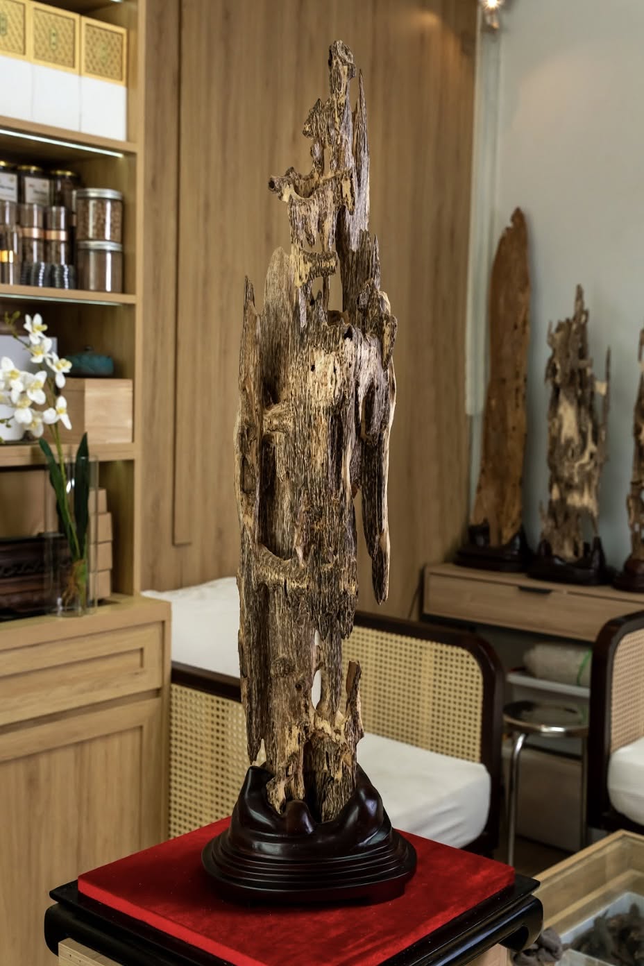 NATURAL AGARWOOD DISPLAY PIECE – 86 CM TALL