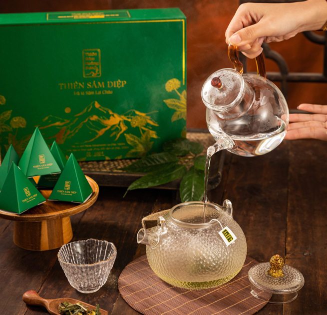 Huyền Linh Hồng Trà