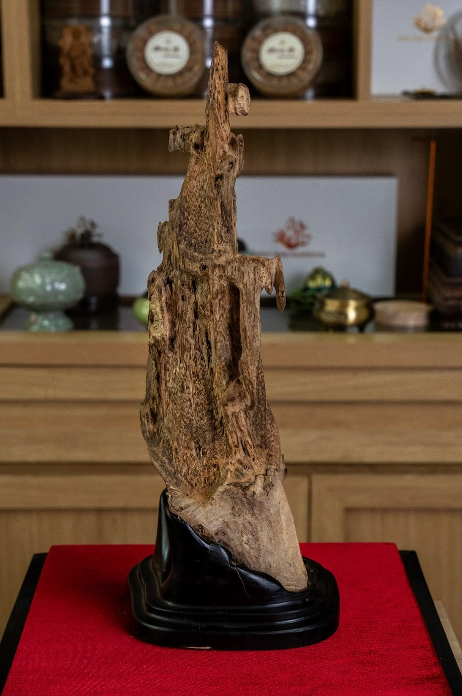 Feng Shui Agarwood Sculpture – 47cm Natural Home Decoration Oud
