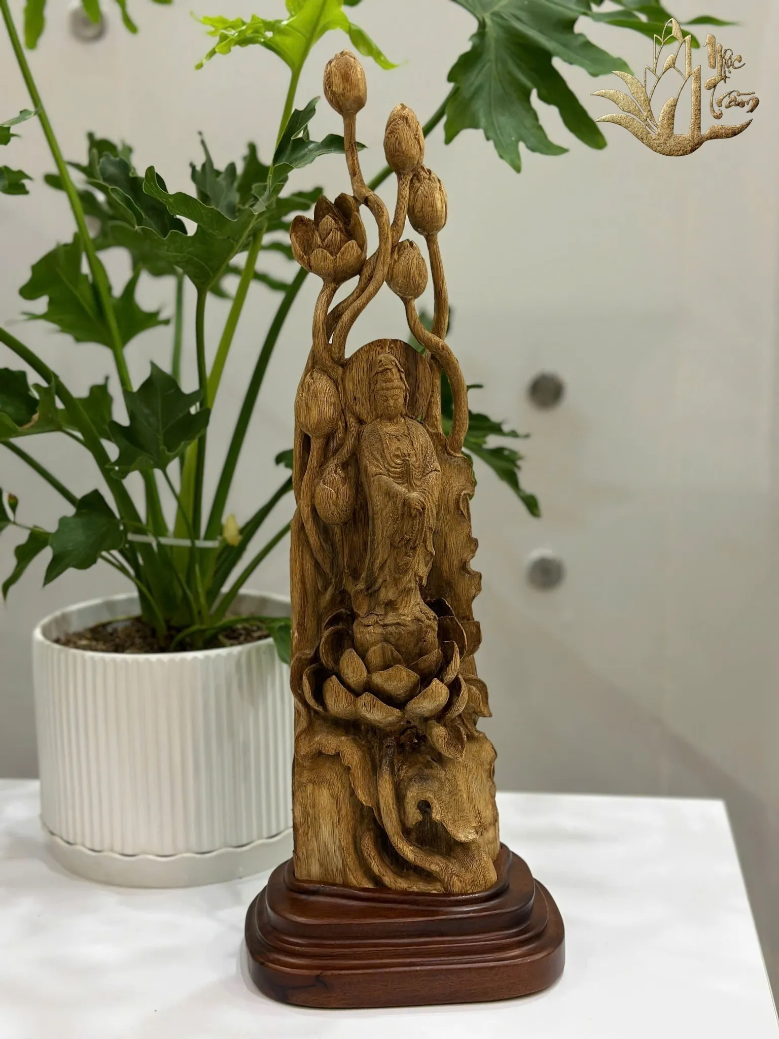 Natural Agarwood Guanyin Statue On Lotus – Premium Spiritual Oud Sculpture