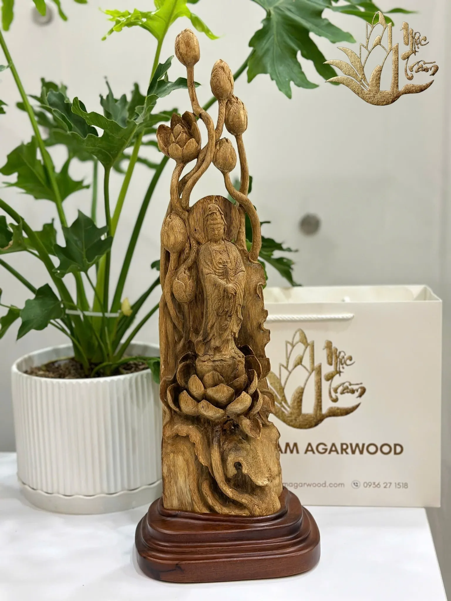 Natural Agarwood Guanyin Statue On Lotus – Premium Spiritual Oud Sculpture