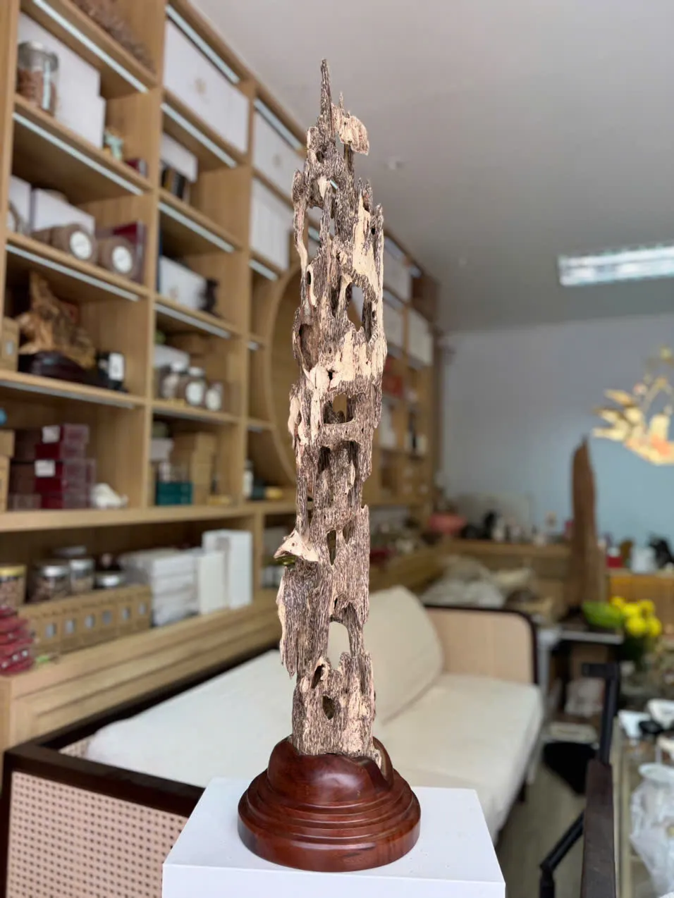 Natural Agarwood Sculpture – 86cm Premium Oud Decorative Block – Maison Amore