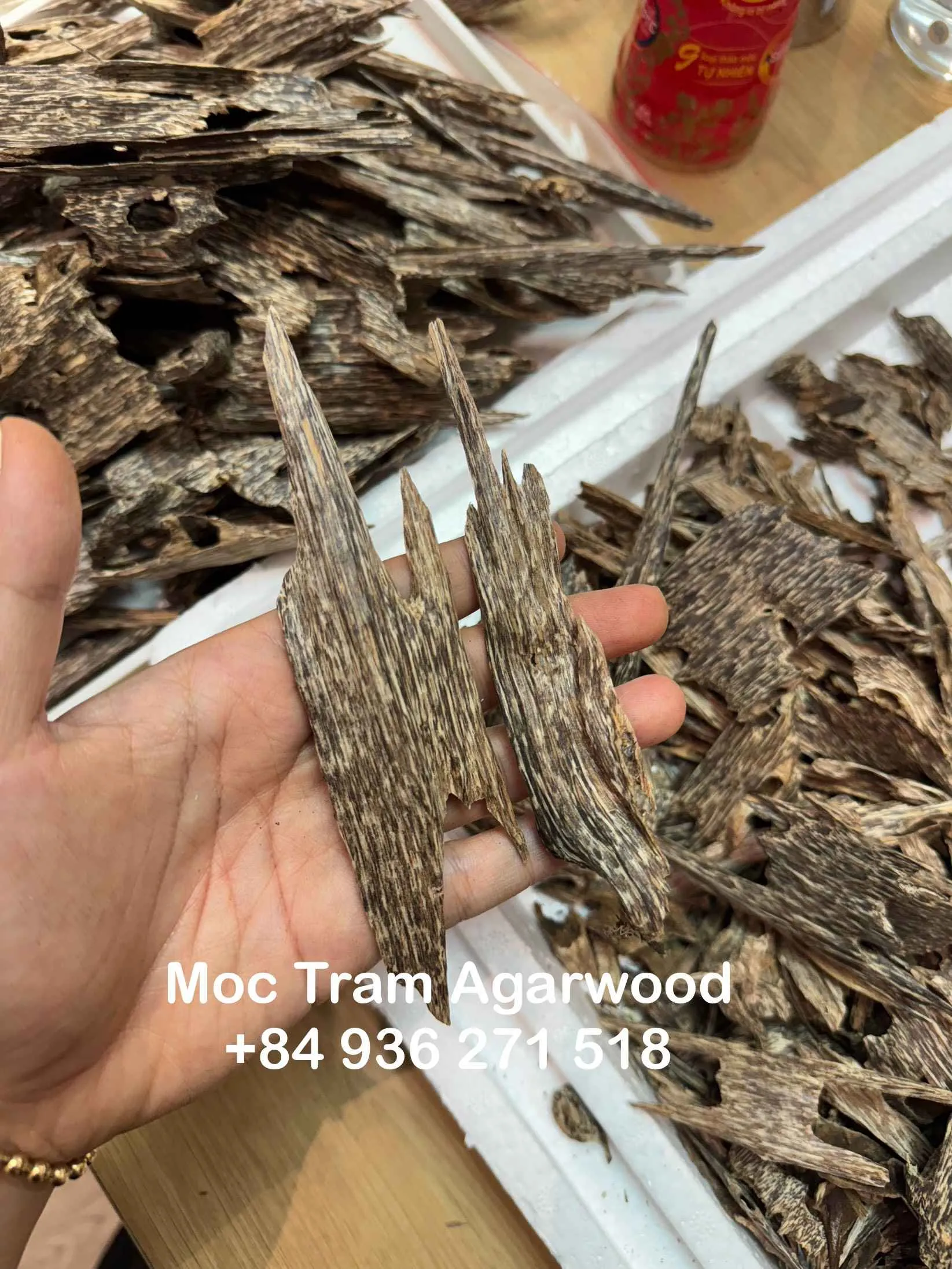 Premium Kien Kim Agarwood Chips – High-Grade Vietnamese Natural Agarwood (Top-Tier Oud Selection)